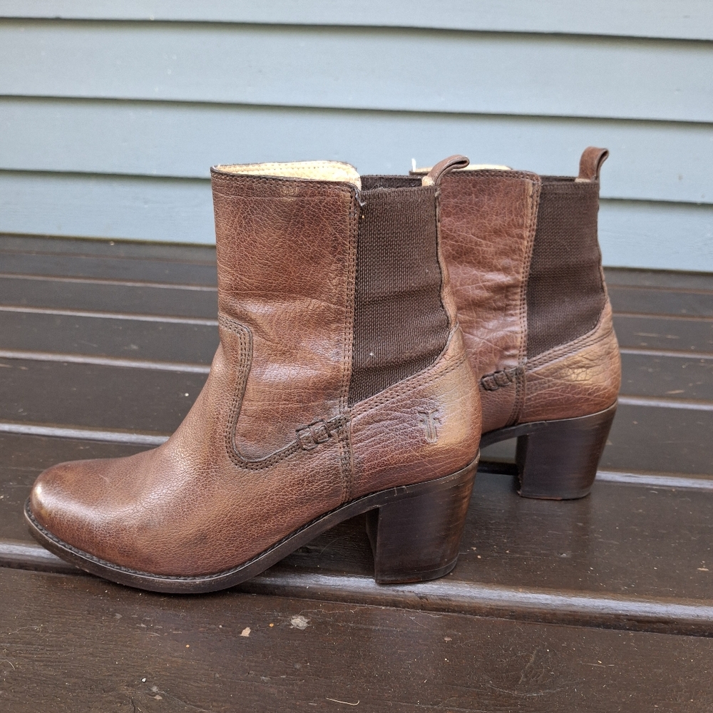 Frye ankle boots 6.5